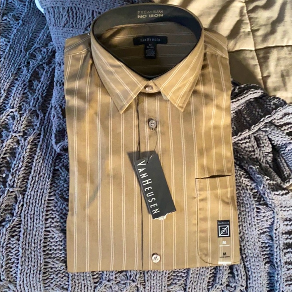 Can Heusen Men’s Long Sleeve Dress Shirt